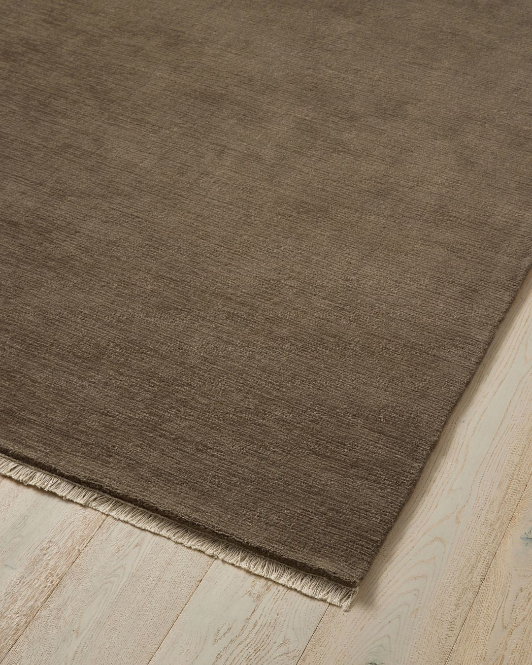 Alessandre Rug, Taupe